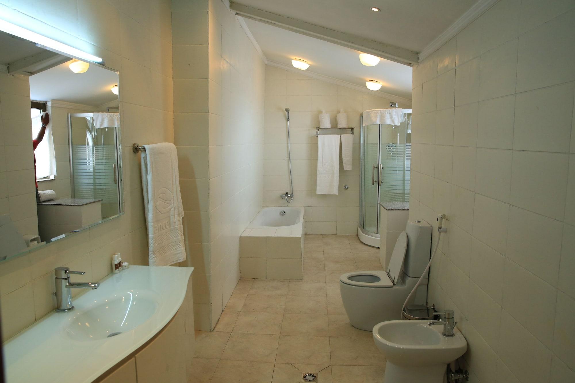 Reliance Hotel Apartment แอดดิสอาบาบา ภายนอก รูปภาพ